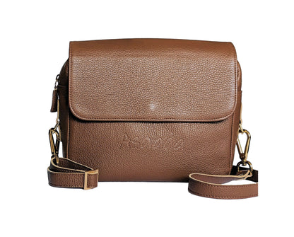 ASGADA - Die kleine Wohlfühltasche in Mittelbraun und Gold