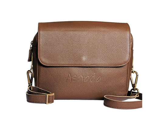 ASGADA - Die kleine Wohlfühltasche in Mittelbraun und Gold