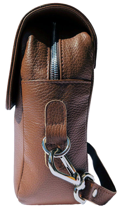 ASGADA - Die kleine Wohlfühltasche in Mittelbraun und Silber